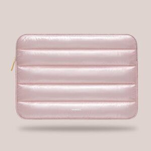 NWOT Vandel original puffy laptop sleeve in "Shiny Pink" 13-14"